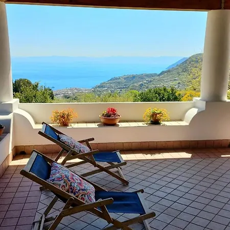 La Casa Tra Il Verde E Il Blu Holiday home